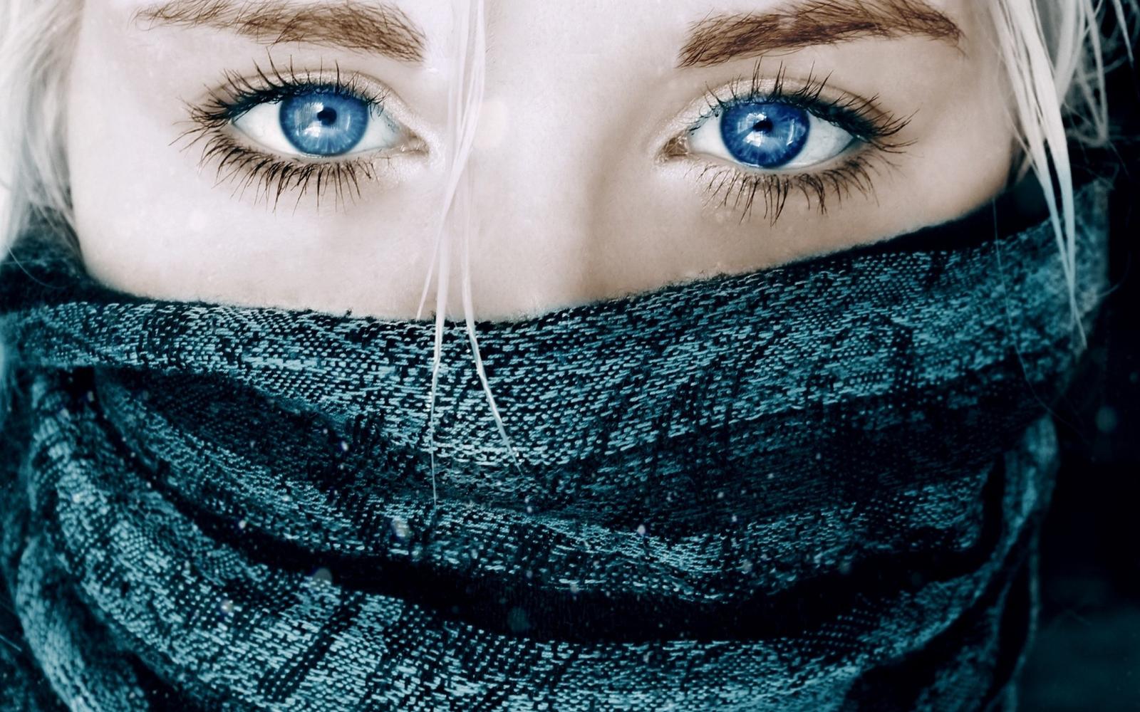 large.blue-eyes-wallpaper-28556-29276-hd